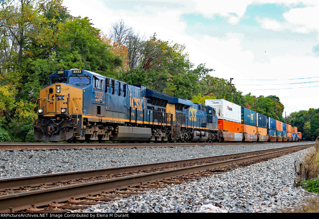 CSX 3332 on I-008